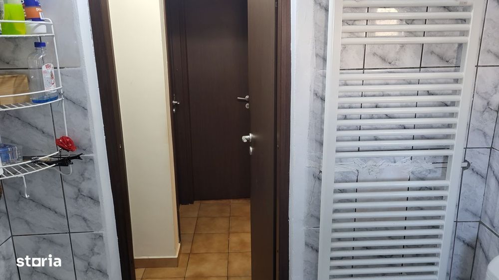 Apartament 3 camere, balcon și debara, etaj 3