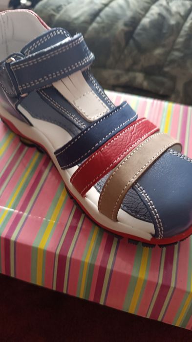 Продается летние сандалии на мальчика