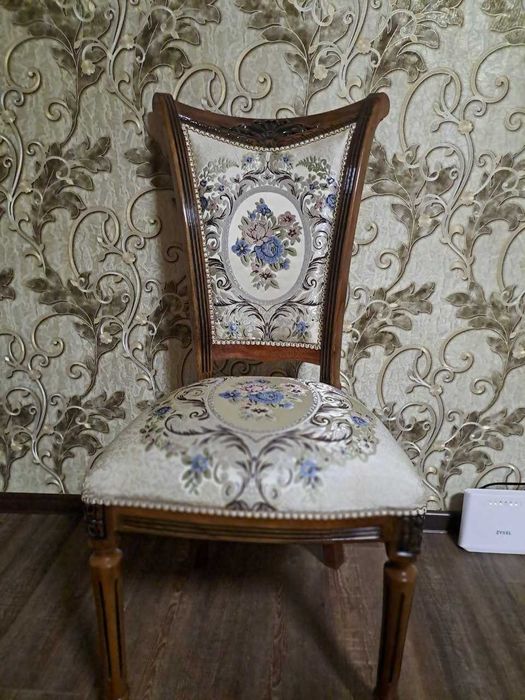 Mexmonxonangiz uchun stol stullar to'plami 10 talik