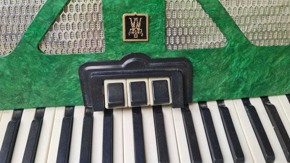 Продаю аккордеон