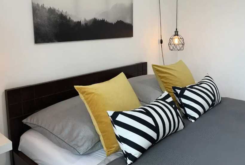 Дава се под наем Тристаен апартамент в Пловдив, Кършияка - 90 кв.м за 341.7 € - Снимка #2