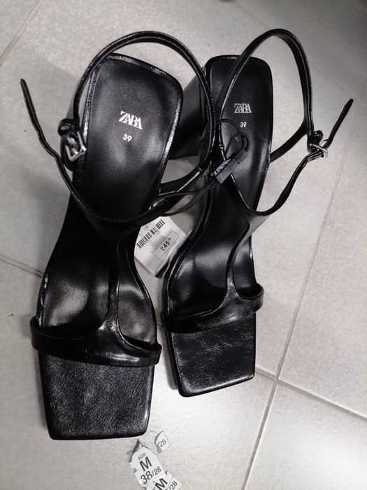 Vand sandale ZARA noi cu eticheta, marimea 39