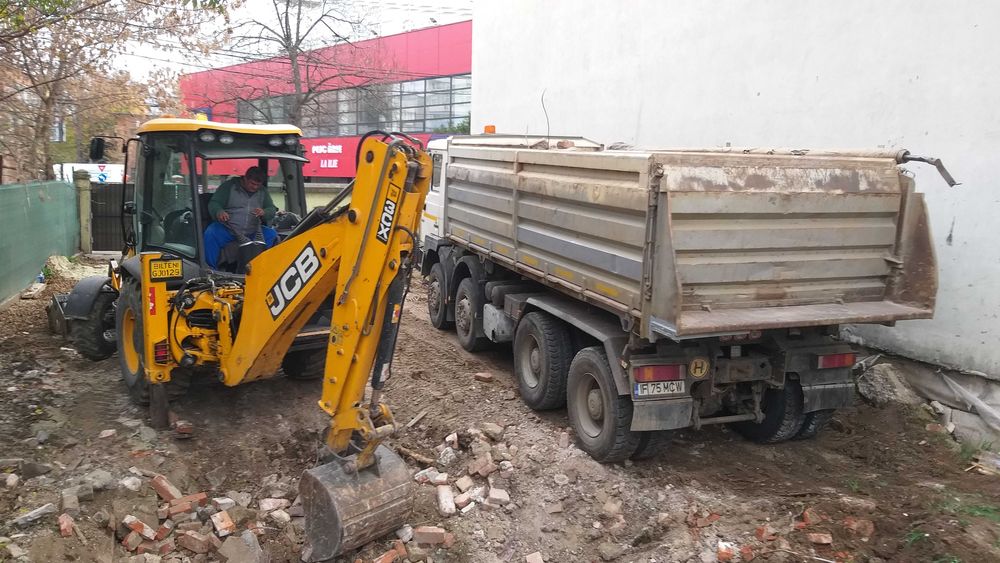 buldoexcavator cu picon , demolari , defrisari , fundatii