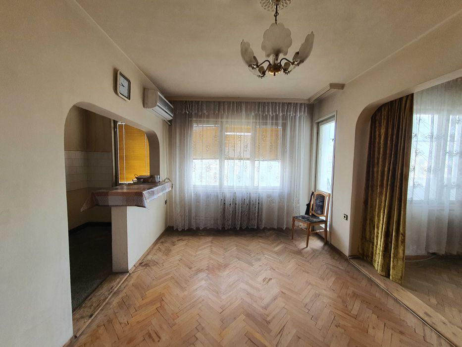 Продава се Четиристаен апартамент в Стара Загора, Център - 86 кв.м за 1140 €/кв.м - Снимка #6
