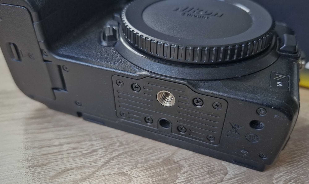 Nikon Z5 (Body) – под 50k кадъра, пълен комплект