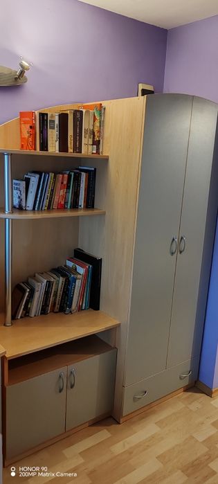 Стилни бюро и гардероб