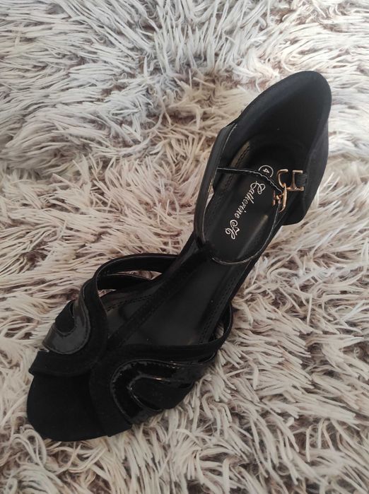 Елегантни Дамски ОБУВКИ