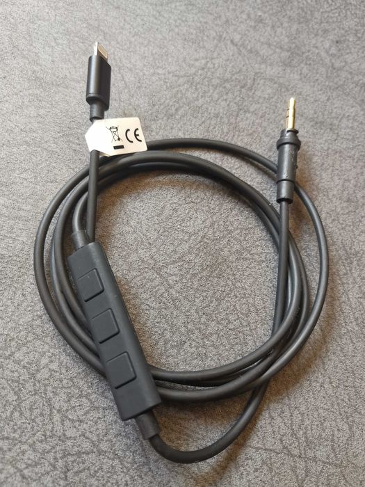 AIAIAI Cablu casti cu microfon ligtning (pentu Apple ) cu jack ca nou