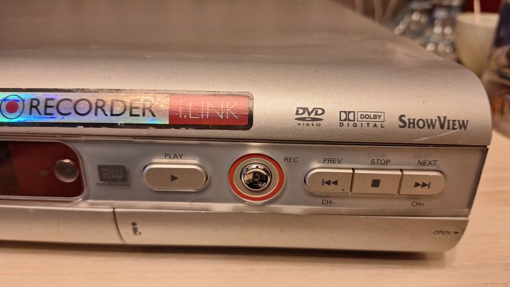 DVD video player/ recorder Philips  DVDR615/00