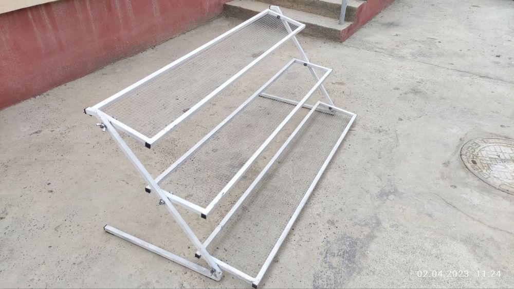 Стеллажи для одежды и обуви в отличном состоянии