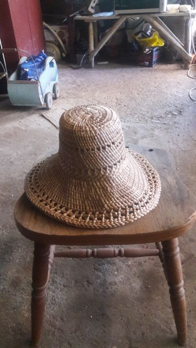 Pălărue de stuf autentică