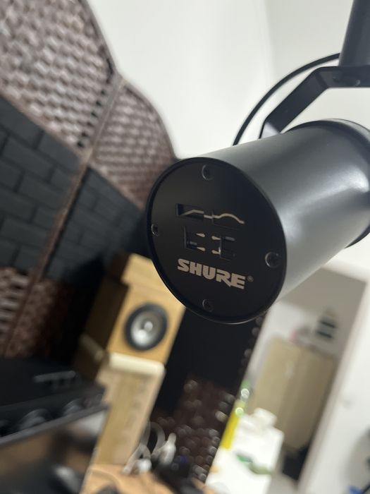 Микрофон Shure SM7B + Dynamite sE