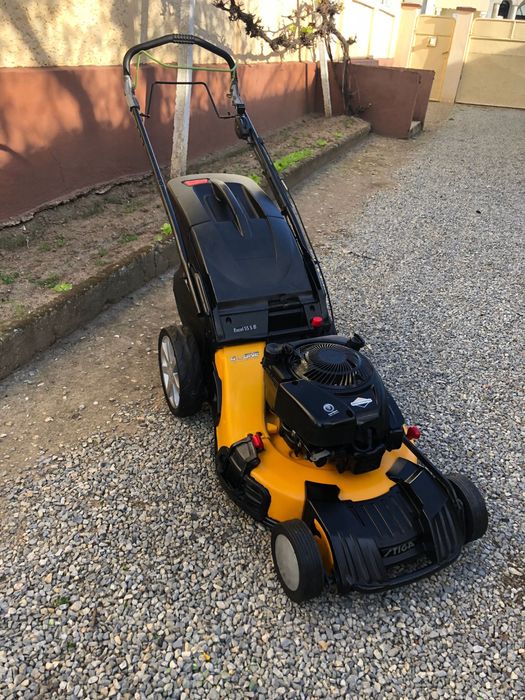 Masina de tuns iarba Briggs Stratton Stiga