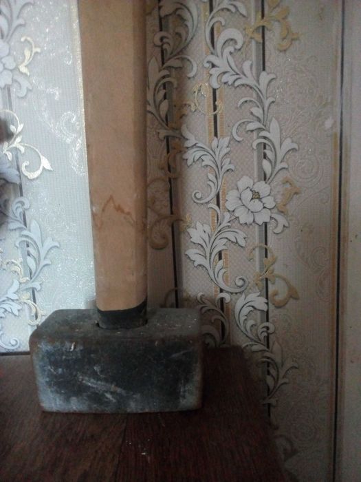 продам кувалду 5 кг.