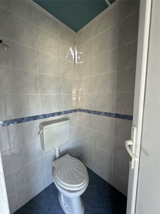 Продава се Къща в Угърчин - 269 кв.м за 181 €/кв.м - Снимка #23