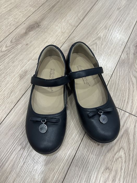 Туфли на девочку 32р