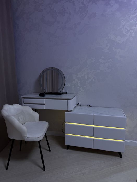 Туалетный Столик