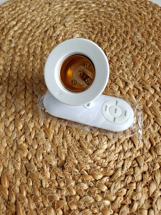 Fasung/Dulie E27 cu telecomanda