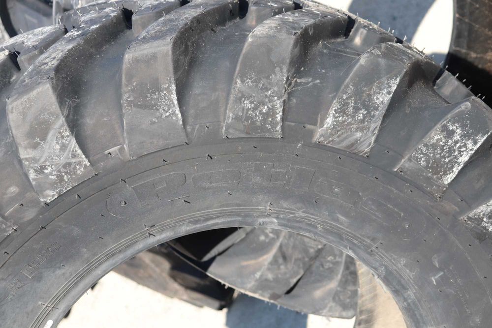 Cauciucuri 16.9-24 Petlas Noi Industriale pentru BuldoExcavator