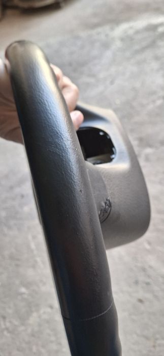 Продам Рул от жентры аирбаг ест состояние хорошое.оригинал снят с авто