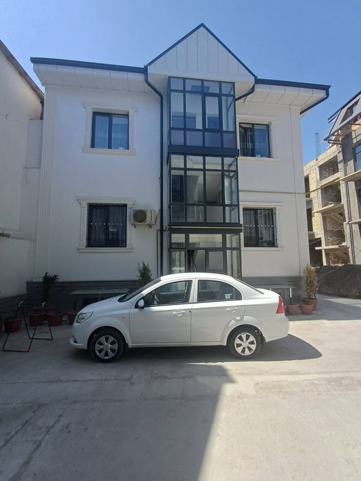 Продается 2 комнатная квартира. Мирзо Улугбекский район.Массив Феруза.