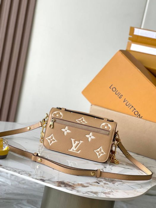 Geanta Louis Vuitton Pochette Metis