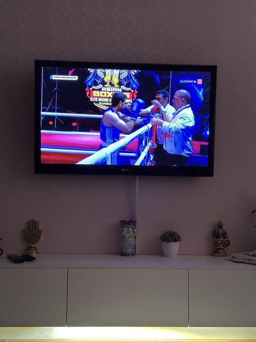 3d телевизор LG 107см