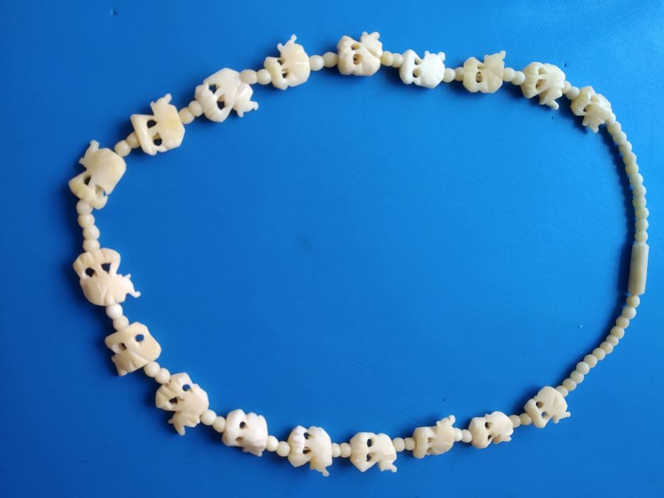 Ожерелье из слоновой кости