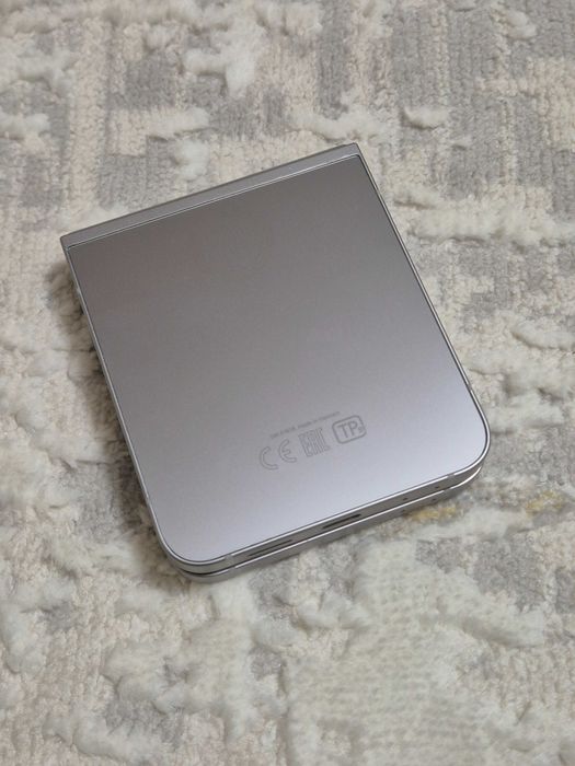 Продам Samsung Z Flip 6 256 gb