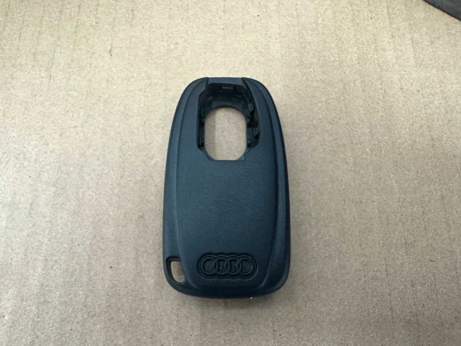 Допълнителен ключ AUDI пластмасов
