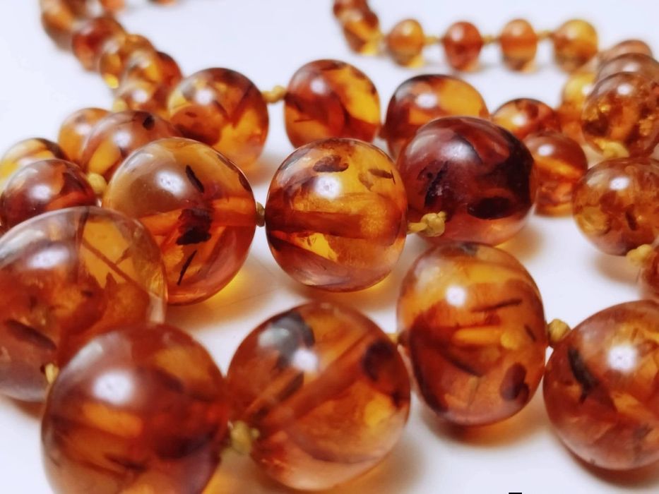 Vechi colier lant din chihlimbar natural baltic, de culoarea mierii, cu inchizatoare din argint 925, cabochon oval