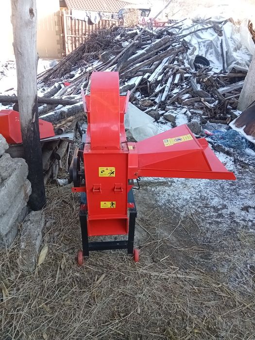 Vând tocător de furaje