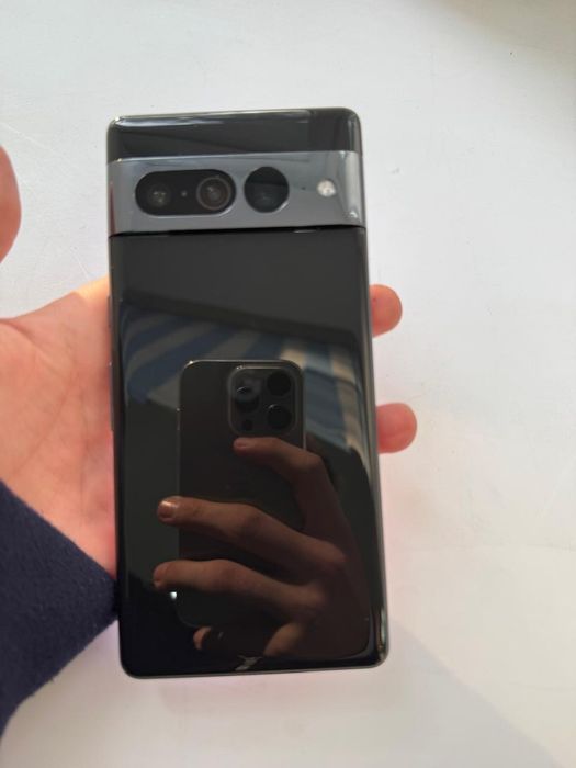 Обменяю Google pixel 7 pro