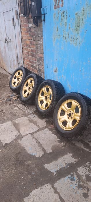 Продам комплект дисков с шинами
