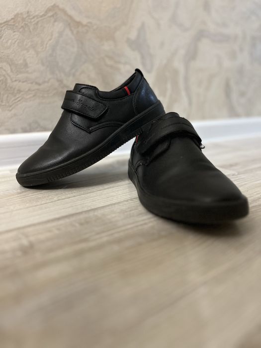 Pantofi baieti nr 33