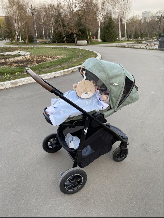 Продам коляску Joie