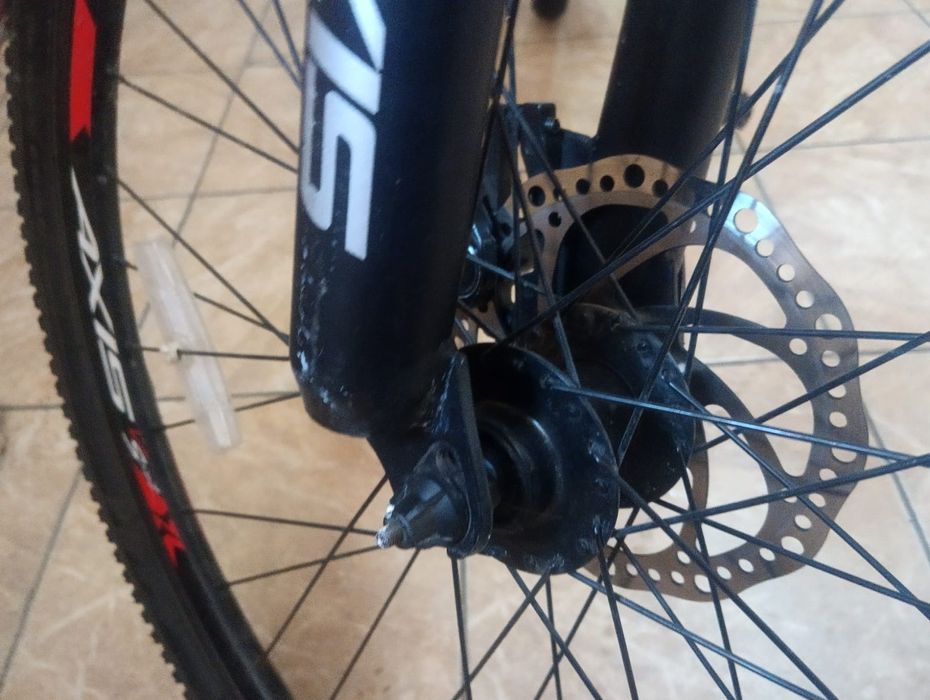 Велосипед Axis не работает тормоза