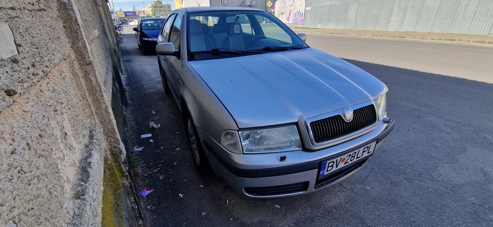Skoda Octavia 1.6 avariat