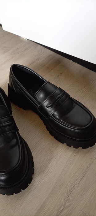 Продам женские лоферы