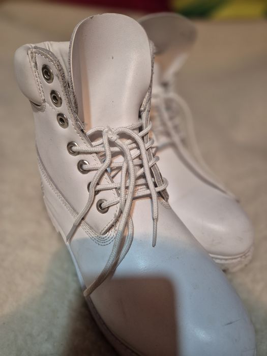 Ghete Timberland din piele premium – alb