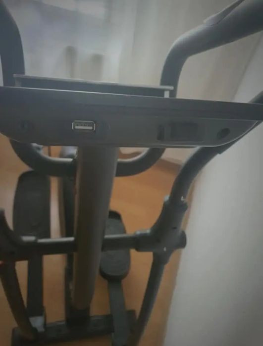 Bicicletă eliptică
Model: Capital Sports Helix Track Cross Trainer 
Vo