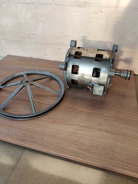 Motor electric monofazic de 550 wati