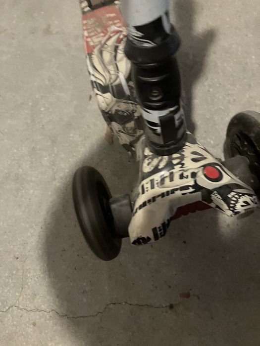 Детска тротинетка с накланяне