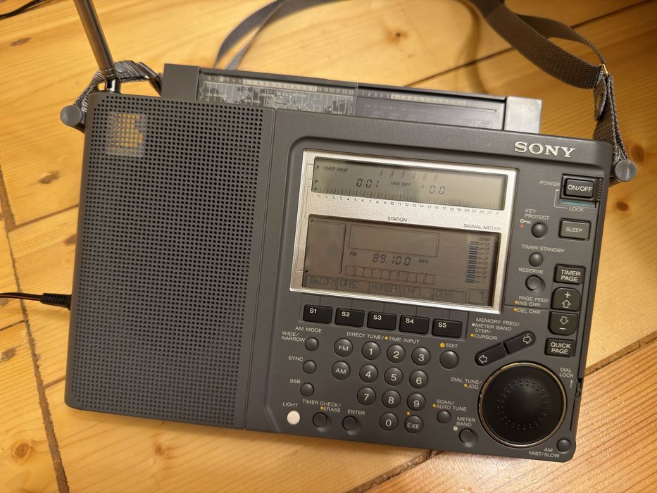 Radio World Band Sony ICF-SW77 - Receptor Legendar de Colecție