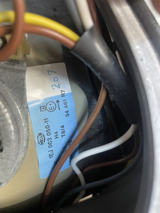 Faruri Mercedes w123 Hella