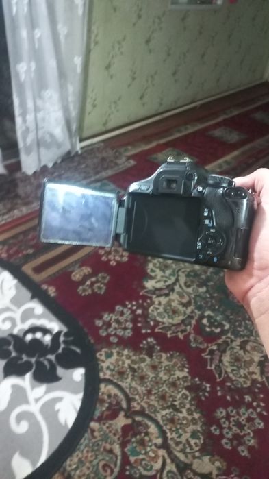 Fotoaparat D600 sotiladi