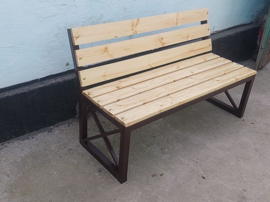 Железная скамейка