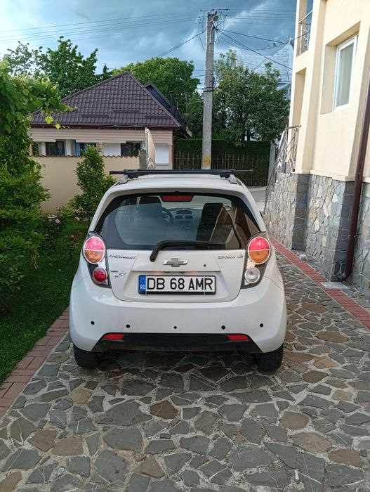 Vând Chevrolet Spark