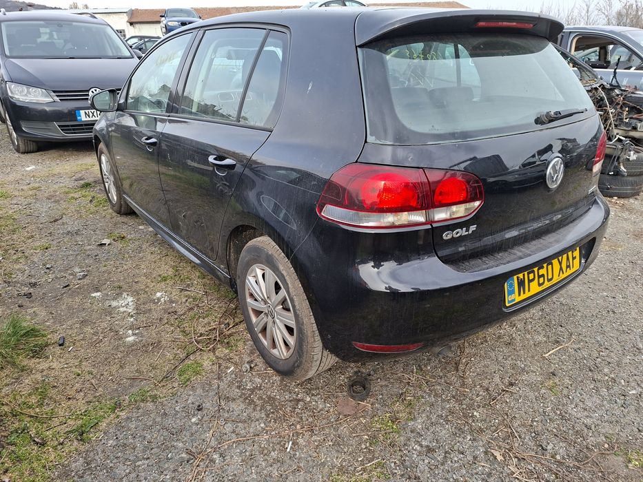 Голф  6 1.6 тди 105 коня 2010 година