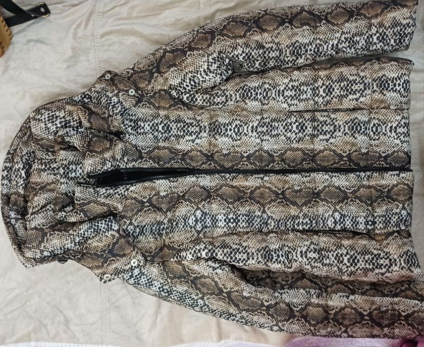 Куртки срочно продам